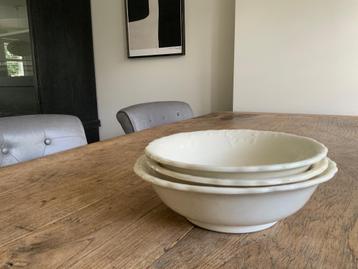 Drie Petrus Regout Maastricht shabby chic schaal schalen beschikbaar voor biedingen