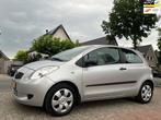 Toyota Yaris 1.3 VVTi Terra NL-AUTO-NAP., Voorwielaandrijving, Stof, Gebruikt, Zwart