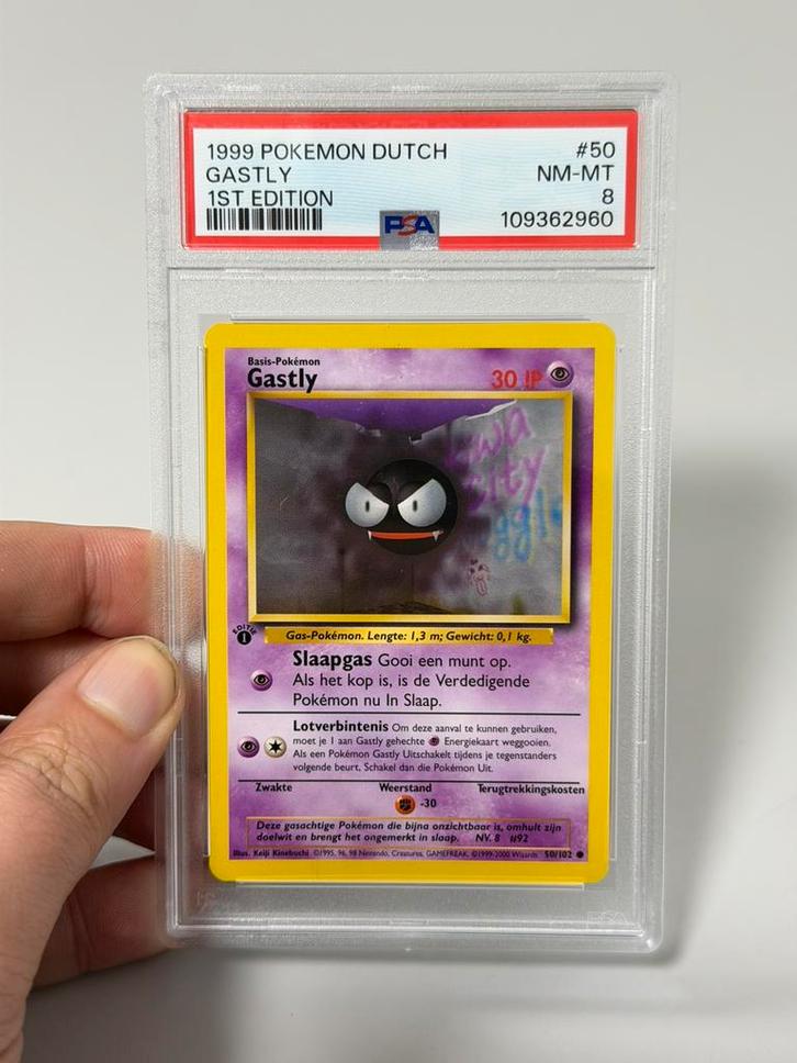 1999 POKEMON DUTCH #50 GASTLY First 1ST EDITION psa-8 NL, Hobby en Vrije tijd, Verzamelkaartspellen | Pokémon, Zo goed als nieuw