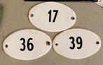 Brocante oude emaille huisnummer bordjes / ovaal, Ophalen of Verzenden