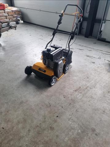 Te huur verticuteermachine  beschikbaar voor biedingen