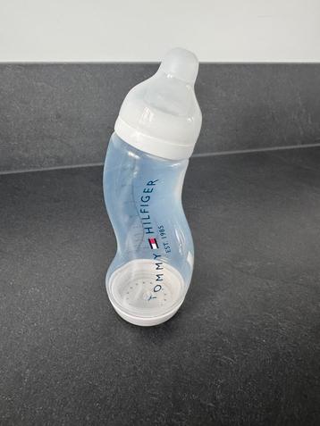 Tommy Hilifiger babyfles nieuw beschikbaar voor biedingen