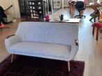 Retro. Vintage Sofa, Huis en Inrichting, Banken | Sofa's en Chaises Longues, Gebruikt, Tweepersoons, Ophalen of Verzenden, Minder dan 150 cm