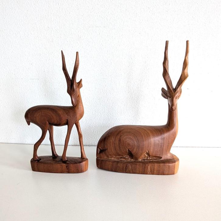 2 x vintage teak houten beeld hert antilope. Retro Hout, Antiek en Kunst, Kunst | Beelden en Houtsnijwerken, Ophalen of Verzenden