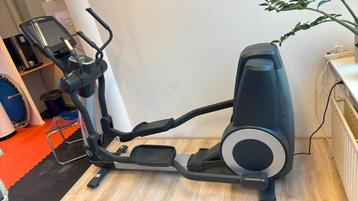 Te koop lifefitness crosstrainer 95x beschikbaar voor biedingen