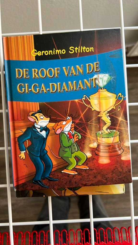 Geronimo Stilton - De roof van de gi-ga-diamant, Boeken, Kinderboeken | Jeugd | onder 10 jaar, Zo goed als nieuw, Fictie algemeen