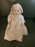 Nostalgische pop met porcelein hoofd; 3 gezichten, handjes, Ophalen of Verzenden, Gebruikt, Pop