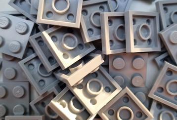 Lego 2x2 plate, Light blueish grey (per 50) beschikbaar voor biedingen