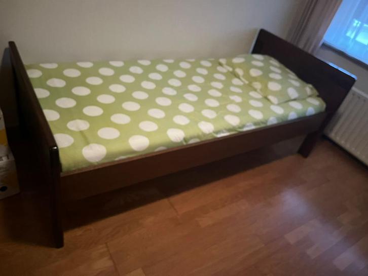 Houten Eenpersoonsbed, Huis en Inrichting, Slaapkamer | Bedden, Gebruikt, Eenpersoons, 90 cm, 200 cm, Hout, Bruin, Ophalen