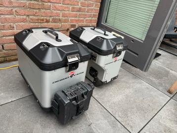Orginele aluminium Ducati zijkoffers - 11-2024 gekocht beschikbaar voor biedingen