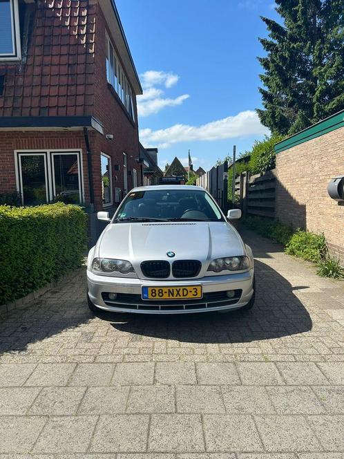 BMW 3-Serie 1.9 CI 318 Coupe 2001 Grijs, Auto's, BMW, Particulier, 3-Serie, Benzine, C, Coupé, Handgeschakeld, Geïmporteerd, Zilver of Grijs