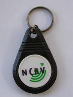 Sleutelhanger NCRV; jaren ’80, wit - groen - zwart logo, Verzamelen, Sleutelhangers, Ophalen of Verzenden, Gebruikt, Merk