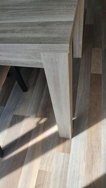 Eettafel en salontafel moet voor as zaterdag weg beschikbaar voor biedingen
