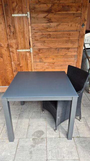 Tuintafel aluminium  beschikbaar voor biedingen