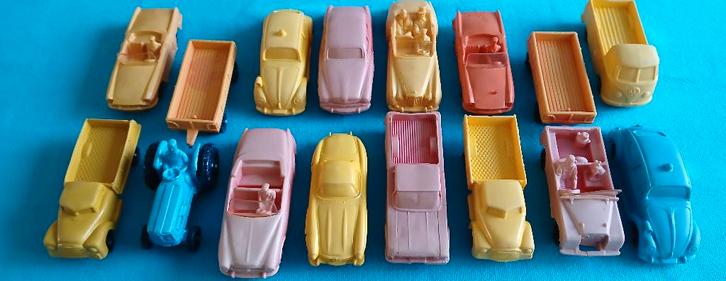 Te koop: Nostalgische auto's ( plastic ), Verzamelen, Retro, Overige typen, Ophalen