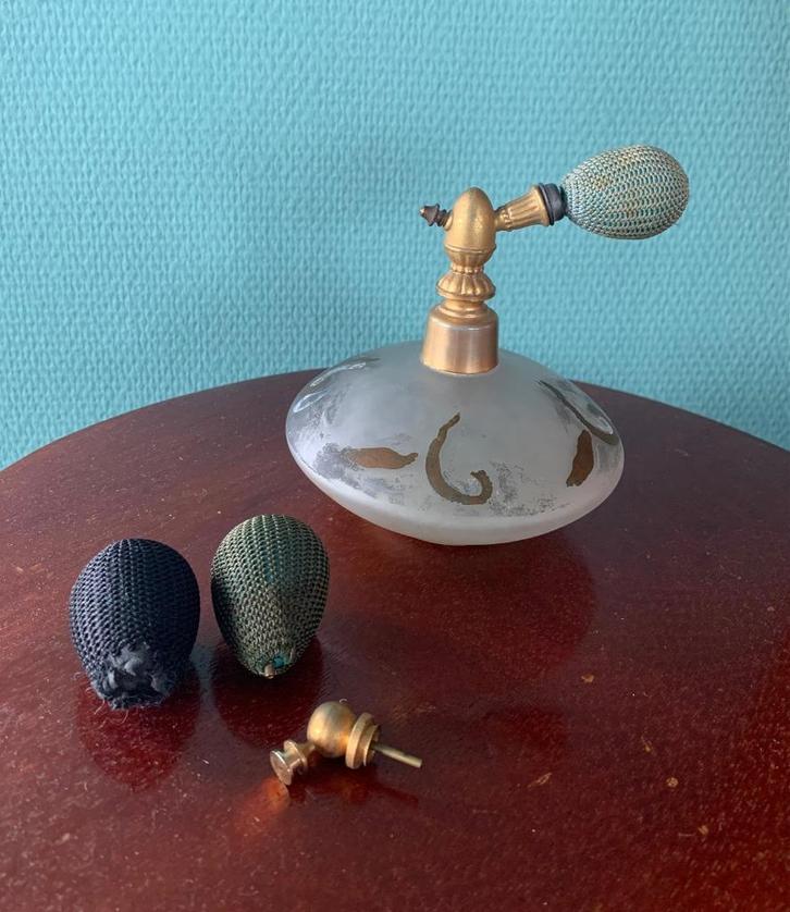 Parfum verstuiver, plm. 1935 van glas, opgeverfde motieven, Antiek en Kunst, Antiek | Glas en Kristal, Ophalen of Verzenden