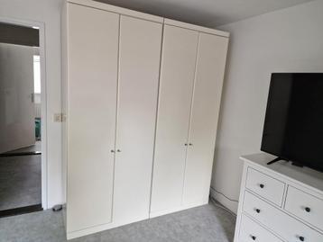Solide hoge klerenkast (Wit) (VERKOCHT!) beschikbaar voor biedingen