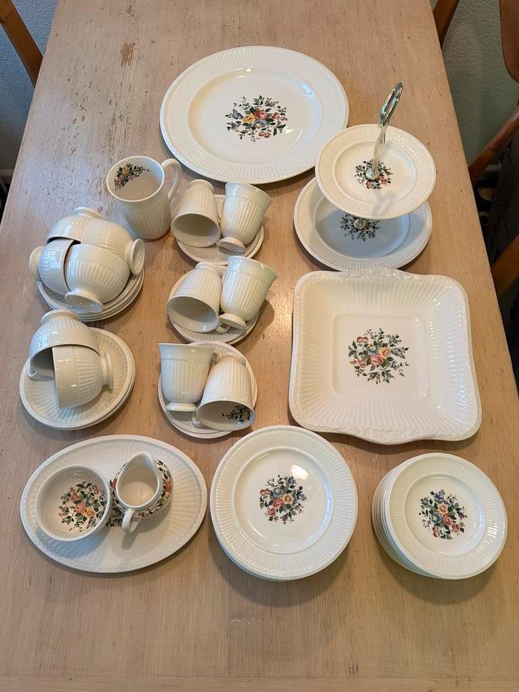 Wedgewood Conway, Huis en Inrichting, Keuken | Servies, Zo goed als nieuw, Kop(pen) en/of Schotel(s), Wedgwood, Aardewerk, Ophalen