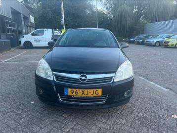 Opel Astra 1.4 16V 5D 2007 Zwart Nw Apk Airco Nap Stuurbekr beschikbaar voor biedingen