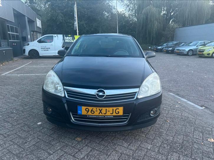 Opel Astra 1.4 16V 5D 2007 Zwart Nw Apk Airco Nap Stuurbekr, Auto's, Opel, Bedrijf, Astra, Benzine, B, Hatchback, Handgeschakeld