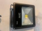 Nieuwe LED Bouwlamp / Schijnwerper - 20 watt - met beugel, Ophalen of Verzenden, Nieuw, Minder dan 50 watt, Lamp met armatuur