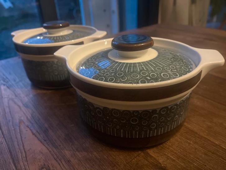 Twee Rörstrand Amanda Dekschalen, Huis en Inrichting, Keuken | Potten en Pannen, Zo goed als nieuw, Pot, Bus of Blik, Overige materialen