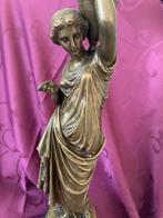 Prachtige antieke bronzen dame met kruik., Ophalen of Verzenden