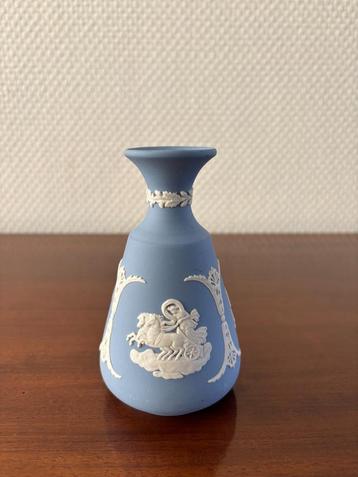 Vintage Wedgwood Jasperware vaasje / knopvaas. beschikbaar voor biedingen