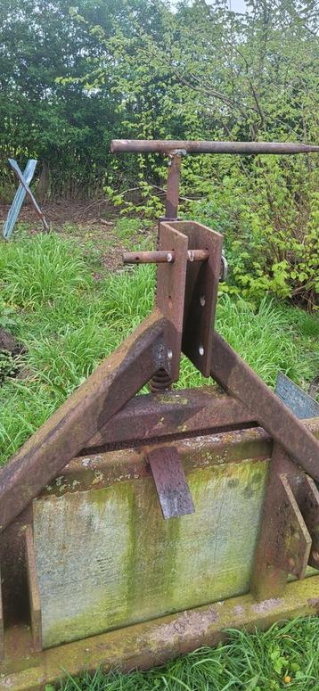 Grondbak / Laadbak - Gebruikt beschikbaar voor biedingen