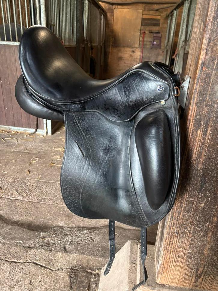 KM Worldriding Custom mw 18”, Dieren en Toebehoren, Paarden en Pony's | Zadels, Gebruikt, Dressuur, Ophalen of Verzenden