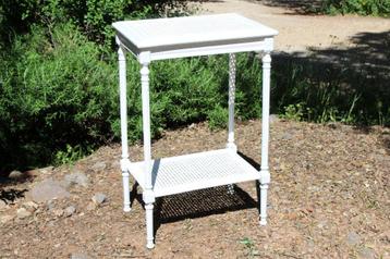 Brocante - Stel prettige Provençaalse tafeltjes! beschikbaar voor biedingen