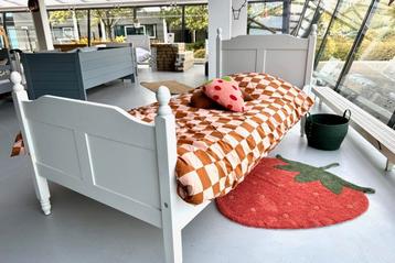 Wit houten bed 90x200 beschikbaar voor biedingen