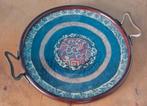 Dienblad. Borduurwerk onder glas. Ca 1900. 23 cm., Ophalen, Gebruikt, Rond, Hout