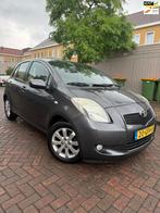 Toyota Yaris 1.3 VVTi Executive * Nette Auto*, Voorwielaandrijving, Gebruikt, Zwart, 4 cilinders
