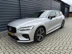 Volvo V60 2.0 T6 Recharge AWD R-Design Leer,Camera,Harm.Kard, Auto's, Volvo, Automaat, Gebruikt, 4 cilinders, Hybride Elektrisch/Benzine