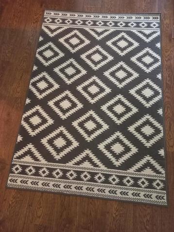 Leuk vloerkleed, 120x170cm beschikbaar voor biedingen