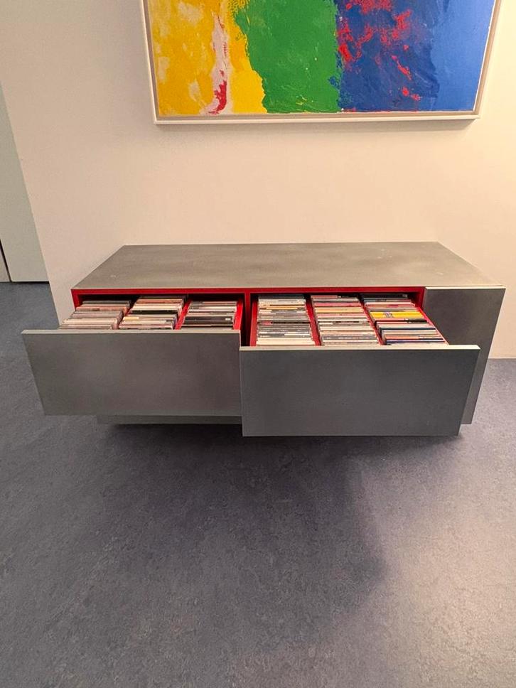 Arno Kortschot, kast als object, mdf bekleed met zink, Antiek en Kunst, Kunst | Overige Kunst, Ophalen