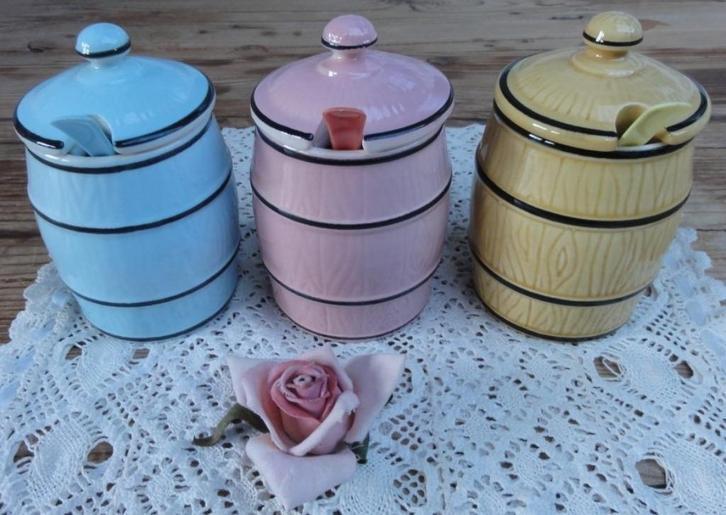 3 Vintage pastel " mosterd " potjes, Zell am Harmersbach, Antiek en Kunst, Curiosa en Brocante, Ophalen of Verzenden