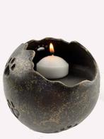 URN MET AFDRUK VAN EEN KATTENPOOT, WAXINEHOUDER / ASURN