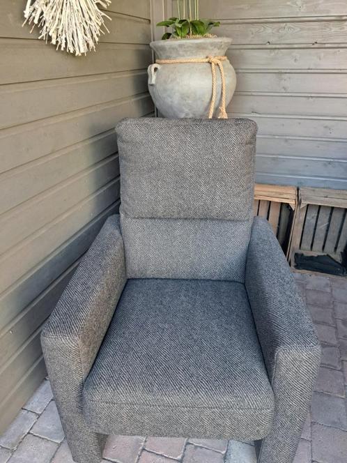 Fauteuil, Huis en Inrichting, Fauteuils, Zo goed als nieuw, Stof, 50 tot 75 cm, Minder dan 75 cm, Ophalen