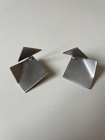 Willem Pastoor oorbellen. RVS beschikbaar voor biedingen