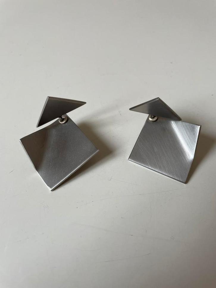 Willem Pastoor oorbellen. RVS, Sieraden, Tassen en Uiterlijk, Oorbellen, Zo goed als nieuw, Overige materialen, Goud, Ophalen of Verzenden