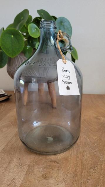 Decoratievaas beschikbaar voor biedingen