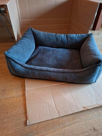 Hondenmand grijs antraciet nieuw (te klein gekocht) beschikbaar voor biedingen