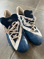 Voetbalschoen blauw Umbro maat 44, Maat XS of kleiner, Ophalen of Verzenden, Zo goed als nieuw, Schoenen