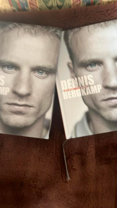 Gesigneerde biografie DENNIS BERGKAMP AJAX-Inter-ARSENAL, Boeken, Biografieën, Zo goed als nieuw, Sport, Ophalen of Verzenden