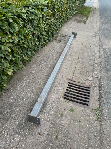 Zware metalen staander 275cm 8x8 beschikbaar voor biedingen