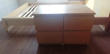 2 Ladekasten + 4 wandplanken. beschikbaar voor biedingen