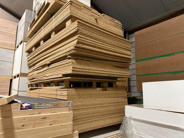 Laagste prijs garantie! Partij Spaanplaat - Diverse Maten, Doe-het-zelf en Verbouw, Platen en Panelen, Gebruikt, Hout, Minder dan 20 mm