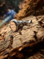 Handgemaakte Zilveren Zegelring vissen, 19 tot 20, Nieuw, Ophalen of Verzenden, Dame of Heer